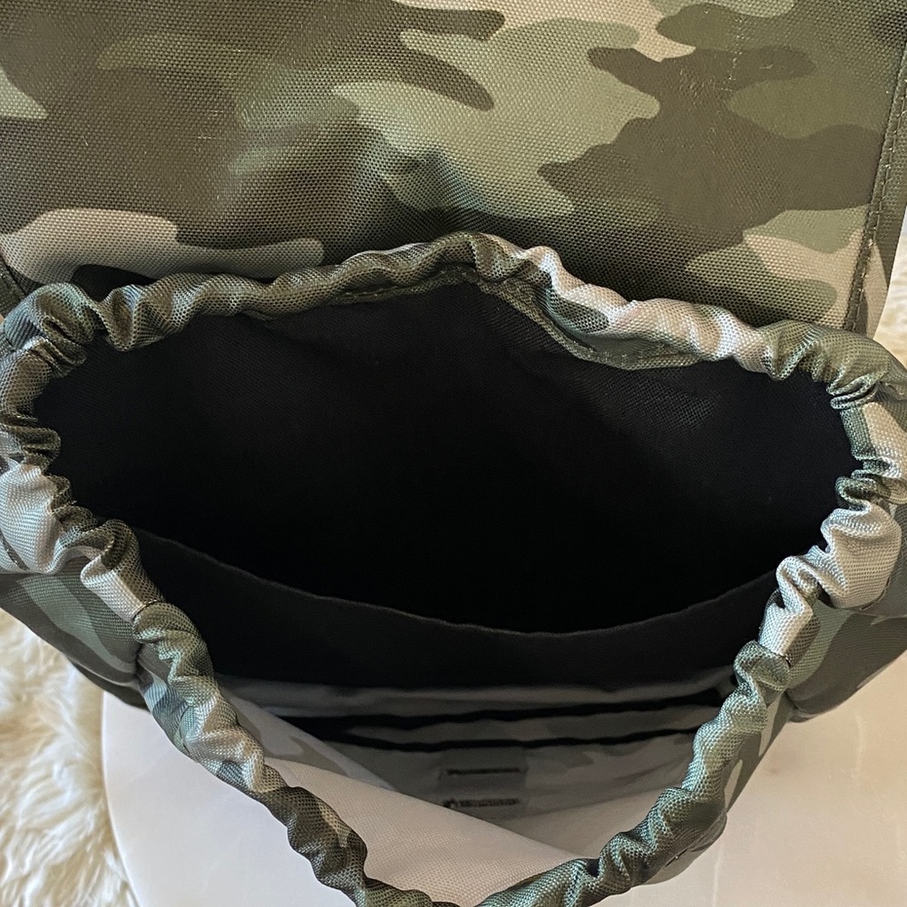 PINK Victoria's Secret Green Camo Backpack - Picture 3 of 8